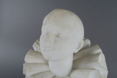 Buste de Pierrot en albâtre sculpté
fin XIXe...
