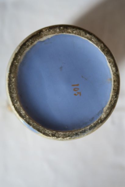 PINON-HEUZE
Vase en céramique émaillé bleu...