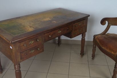 Bureau plat rectangulaire en acajou et placage...