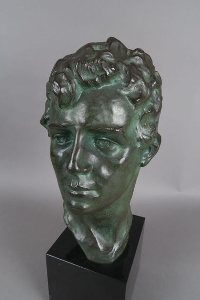 Victor DUMANET (1895 - 1964)
Portrait d'homme
Épreuve...