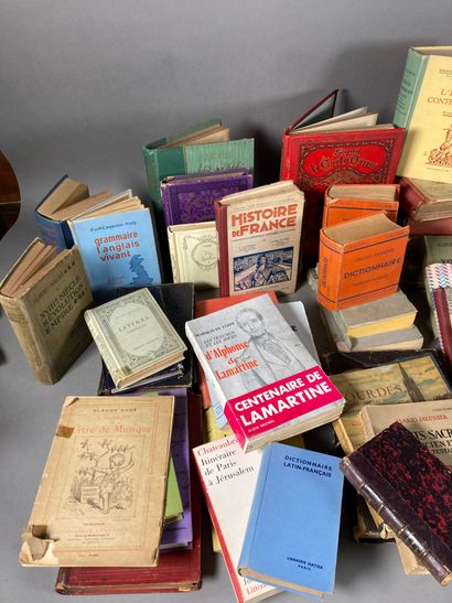 Trois cartons de livres comprenant une collection...