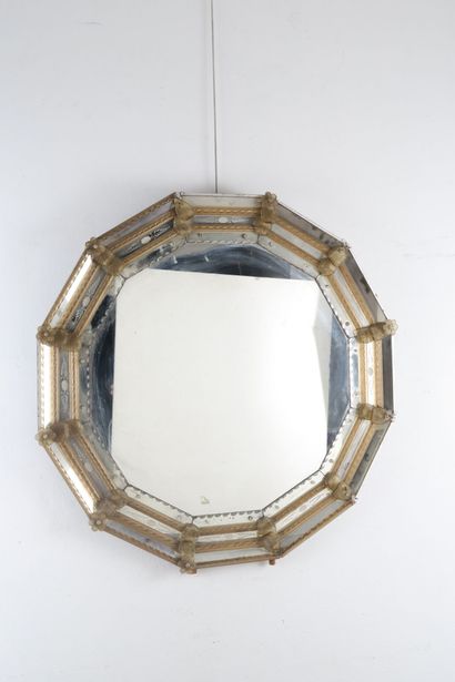 Important miroir dodécagonal à l'italienne...