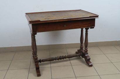 Petit bureau en acajou et placage acajou,...