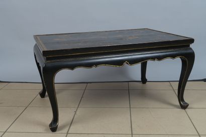 Table basse exécutée à partir d'un panneau...