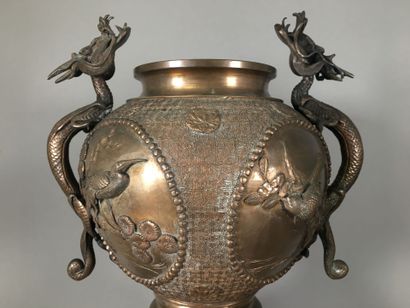 ASIE - XXe siècle
Brûle-parfum en métal à...