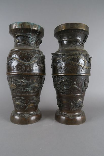 CHINE - Fin XIXe - XXe siècle 
Paire de vases...