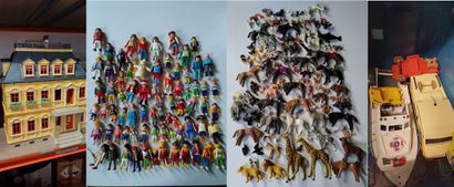 Important lot de Playmobil comprenant : Maison...