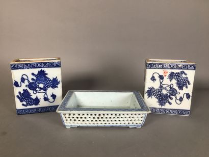 Lot en porcelaine d'Extrême-Orient: deux...