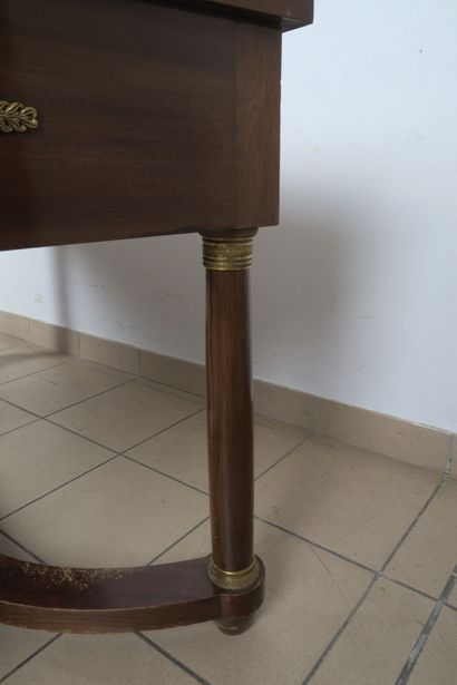 Bureau rectangulaire en acajou et placage...