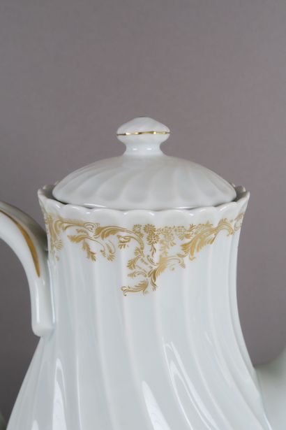 HAVILAND - XXe siècle
Service en porcelaine...