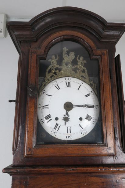 Horloge de parquet en bois naturel mouluré...