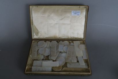 Coffret à jetons rectangulaire à maroquin...