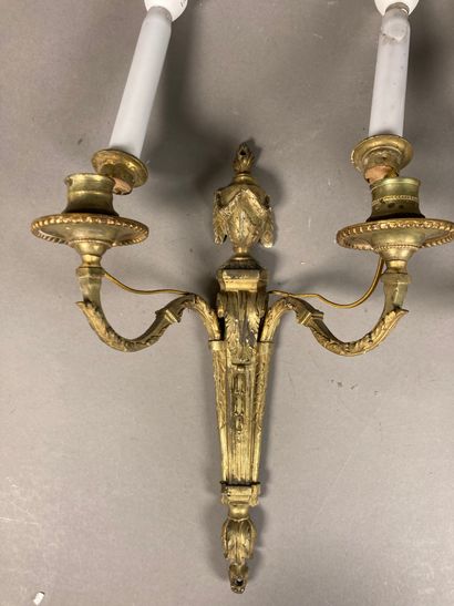 Paire d'appliques en bronze à décor d'une...