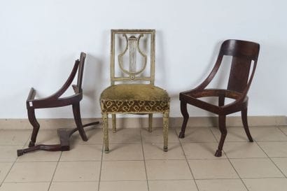 Réunion de deux chaises d'époque Consulat,...