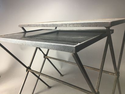 Travail FRANCAIS des années 1950
Deux tables...