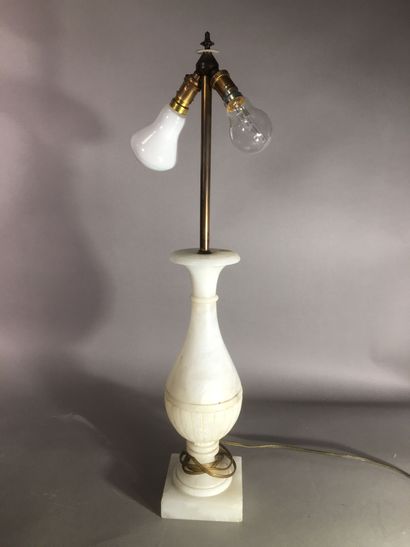 Lampe à deux feux de lumière en albâtre sur...