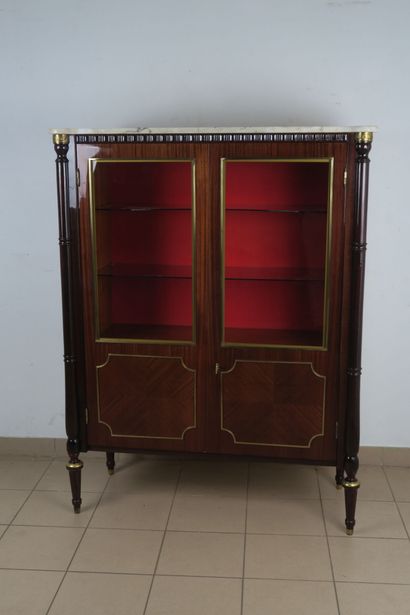 Vitrine bois de placage dont palissandre,...