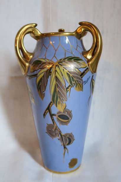 PINON-HEUZE
Vase en céramique émaillé bleu...