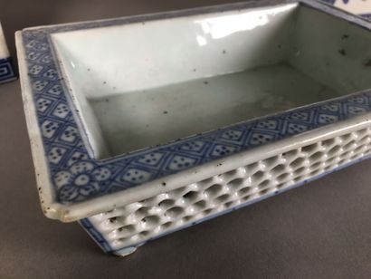 Lot en porcelaine d'Extrême-Orient: deux...