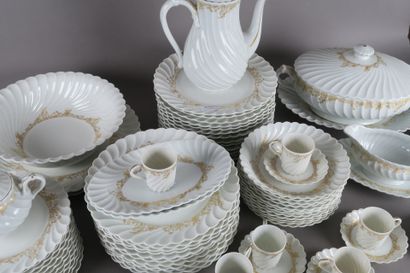 HAVILAND - XXe siècle
Service en porcelaine...