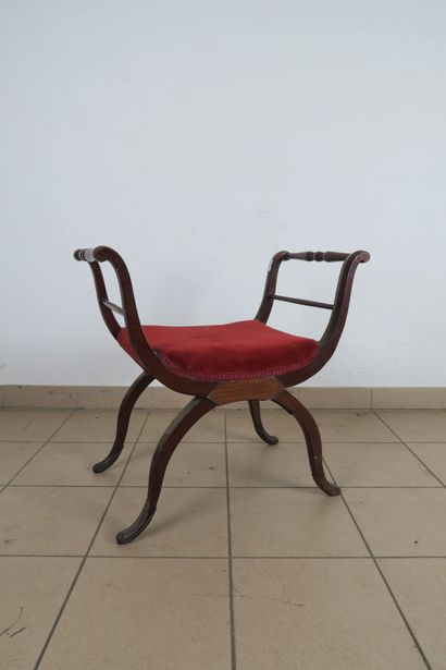 Tabouret curule en acajou
Angleterre XIXe...