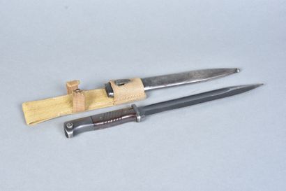 GERMANY
Bayonet K98 
Bakelite handle, bronzed...