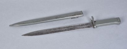 GERMANY
Ersatz Mauser bayonet 
Metal cruise...