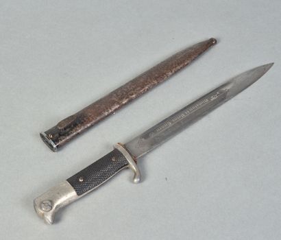 GERMANY 
Parade bayonet 
Nickel-plated handle...