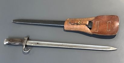 FRANCE 
Berthier bayonet 1892
Wooden handle,...