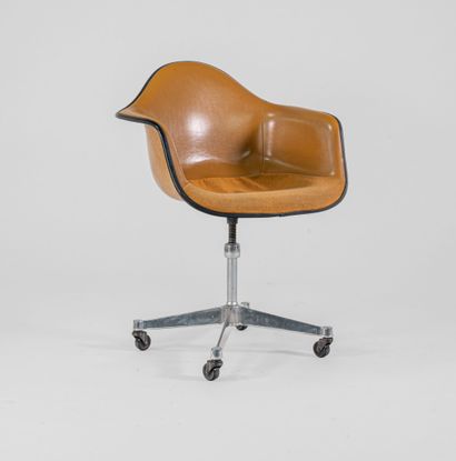 Charles (1907-1978) and Ray (1912-1988) EAMES...