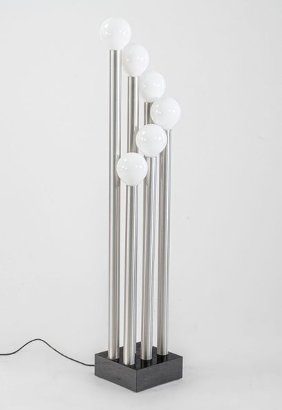 ITALIAN work from the 1970s
Floor lamp
Structure...