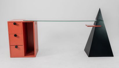 Work from the 1980s
Large desk
Structure...