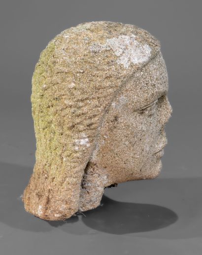 Georges SALENDRE (1890-1985)
Woman's head
Granite...