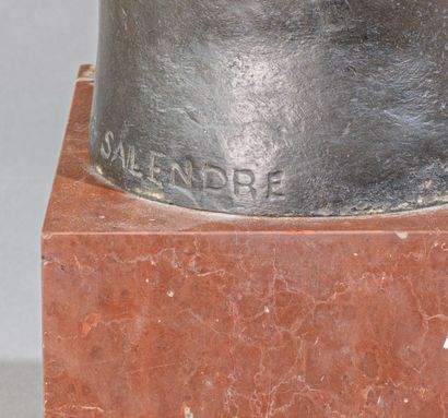 Georges SALENDRE (1890-1985)
Head of a woman
Bronze...