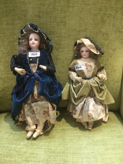 Deux ravissantes poupées parisiennes tête...