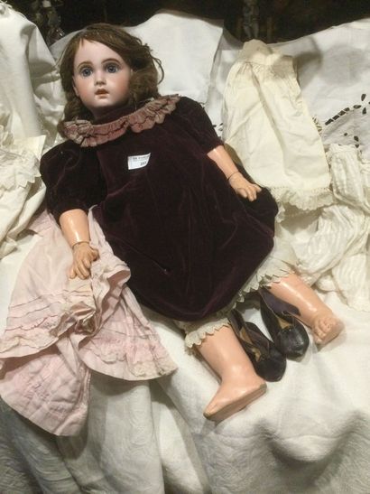 « 1907 11 » beau bébé Jumeau 1907, tête biscuit...