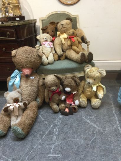 Lot de 9 ours peluches 34 à 105 cm, beiges,...
