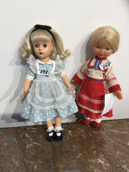 Lot comprenant : 
-Tomy Corp. Kimberly Cheerleader,...