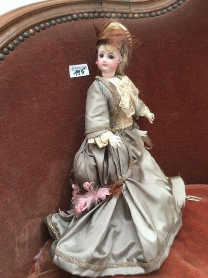 Belle poupée parisienne tête biscuit numérotée...