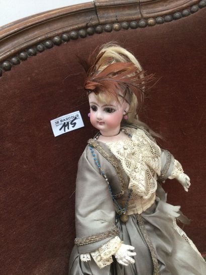 Belle poupée parisienne tête biscuit numérotée...