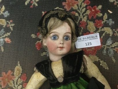 « PARIS AV 1 » ravissante petite poupée,...