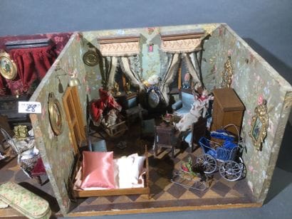 Maison de poupées comprenant le salon et...