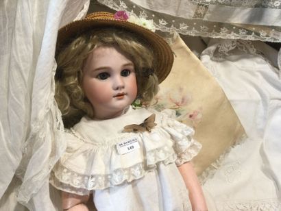 « DEP 11 » poupée tête biscuit, yeux dormeurs...