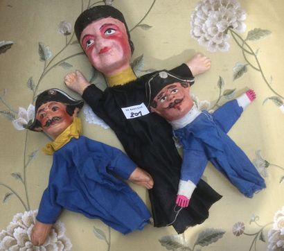 Lot de 3 marionnettes, têtes 9 et 10,5cm...