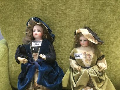 Deux ravissantes poupées parisiennes tête...