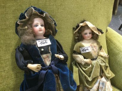 Deux ravissantes poupées parisiennes tête...