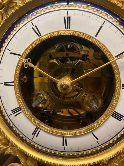 Gilt bronze skeleton PORTICAL HANGER adorned...