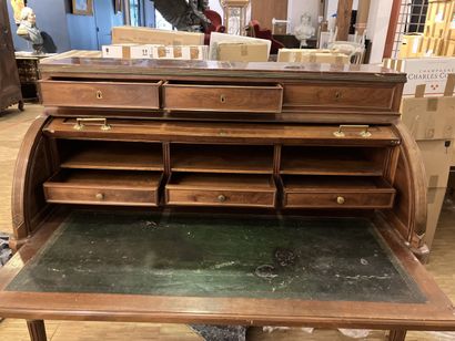 IMPORTANT CYLINDER DESKTOP in mahogany opening...
