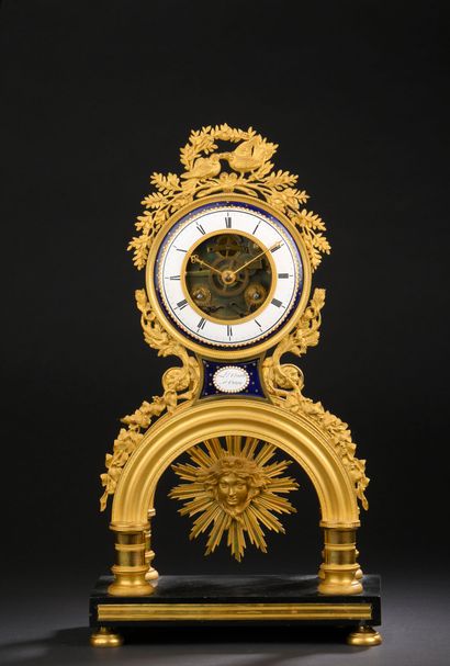 Gilt bronze skeleton PORTICAL HANGER adorned...