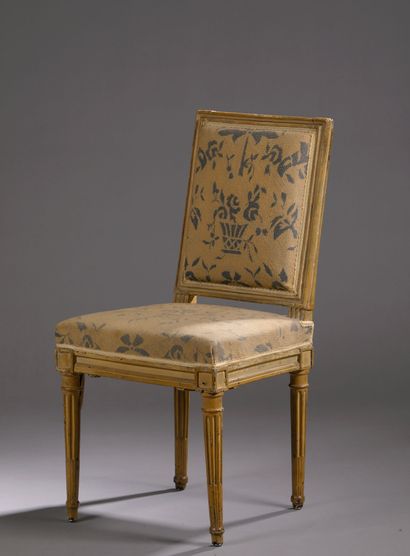 Flat-back chair in molded gray relacquered...